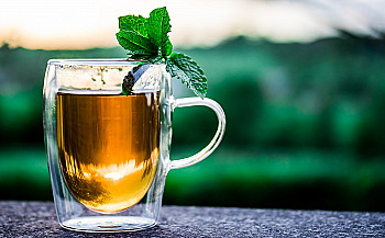 Drinking tea can improve heart health, study says